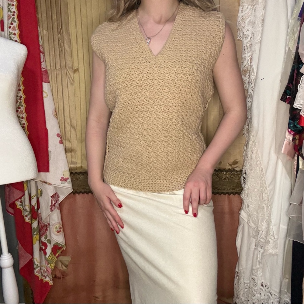 Vintage 1970’s Beige Crochet Knit with Sewn Carol Bailey Label